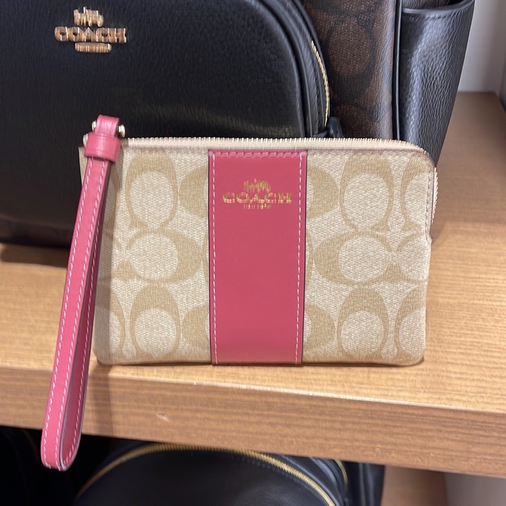 Coach Corner Zip Wristlet In Signature Canvas IM/Khaki Multi /Rouge